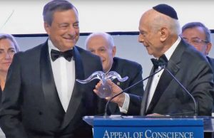 Mario Draghi riceve il premio “Statista dell’anno”, dalla Appeal of Conscience Foundation